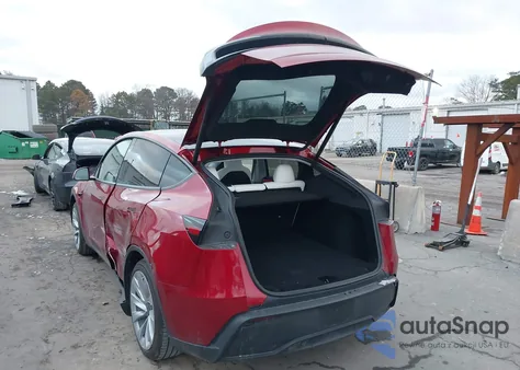 2026 Tesla Model Y Premium Rear-Wheel Drive/Standard Rear-Wheel Drive z USA, uszkodzony, nr VIN 7SAYGDED5TA433269